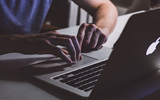 34岁萨拉赫独造两球仍难掩一个事实：利物浦的争四全靠这条老腿